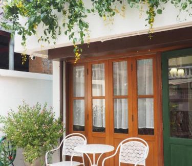 Old City Villa | Cozy House in Middle of Old Town Chiangmai