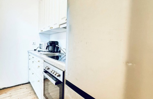 Meidling Apartment | Cozy House Terrace &Garden Sleeps 34