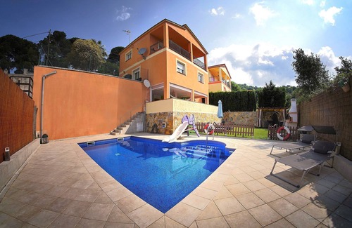 Vidreres Ski Chalet | Cozy house with pool