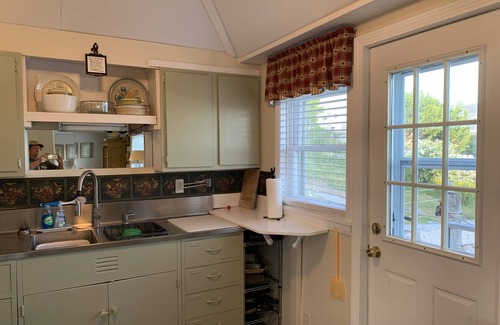 Stonington Cottage | Cozy in-town cottage at harbor's edge w/garden, 4 kayaks, walk to downtown.