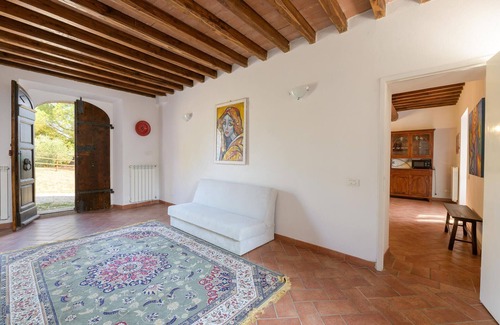 Castelnuovo di Val di Cecina House | Cozy home in Castelnuovo Val di Cecina