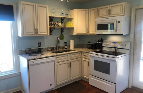 Taylorsville Cottage | Cozy Lake Hickory Cabin