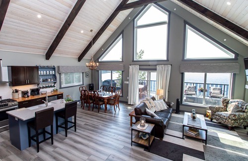 Central Alberta House | Cozy Lakefront! Lac La Nonne, Alberta