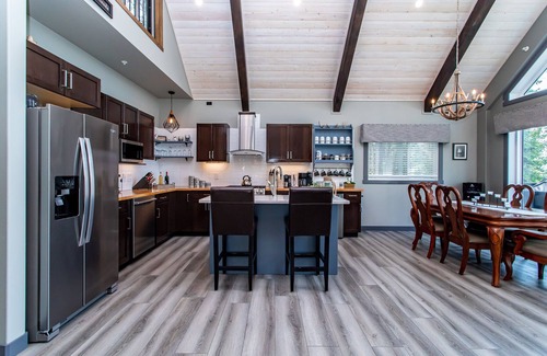 Central Alberta House | Cozy Lakefront! Lac La Nonne, Alberta