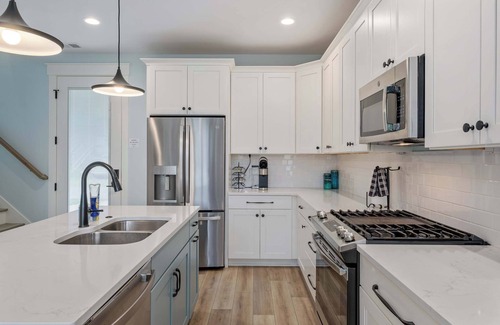 Smyrna House | Cozy Lake Cottage: Chefs Kitchen, BBQ & Lake Views