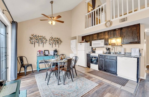 Table Rock Condo | Cozy Lake Front Condo