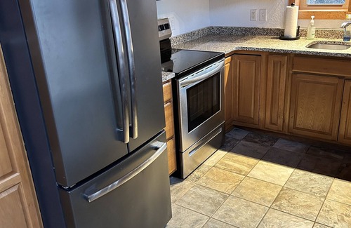 Stover Cabin | Cozy Lake-front Log Cabin in a large quiet cove w/Kayaks