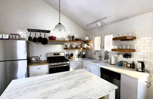 Lakeville House | Cozy Lake House - Salisbury/Lakeville