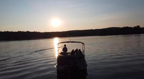 Nassau House | Cozy lake house