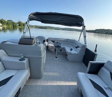 Nassau House | Cozy lake house