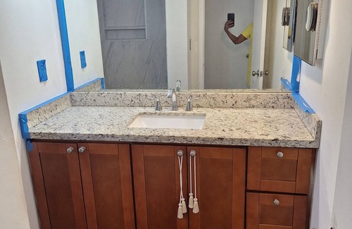Pompano Beach Condo | Cozy Lake view King bedroom full bathroom includes fitness room,and pool.