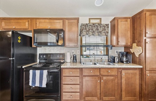 Kerens House | Cozy Lakefront Cottage on Richland-Chambers