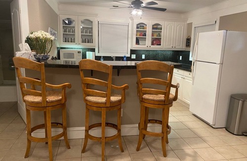 Azle House | Cozy Lakefront Cottage on Eagle Mountain Lake