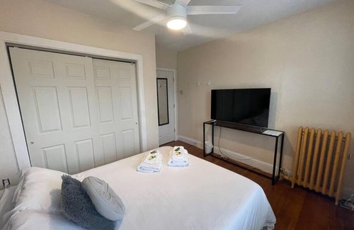 South Medford House | Cozy Large House close to TUFTS/Harvard/MIT 4BR