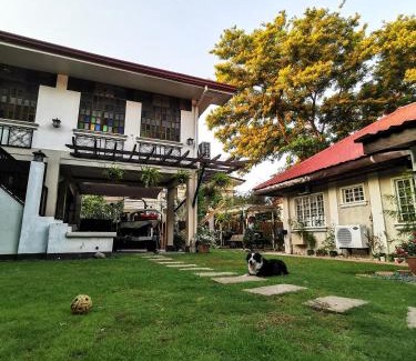 Las Pinas House | Cozy Las Pinas Haven with Big Garden, Pet Friendly - Near Super Market and the Airport