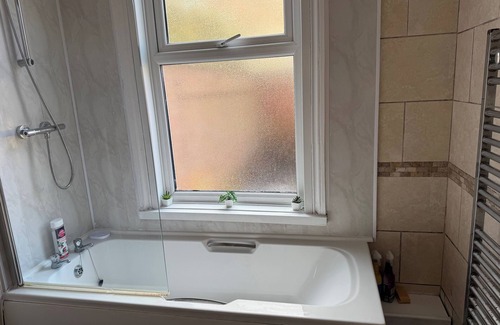 Oadby Apartment | Cozy Leicester Apartment Retreat