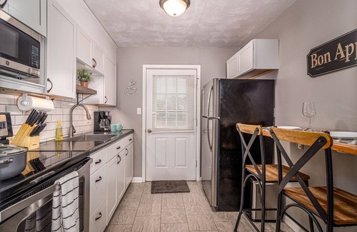 Jefferson City Apartment | Cozy Living 5 Min to Cherokee Lake & C-N Univ