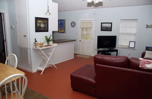 Old Town House | Cozy Living Close to the Beach