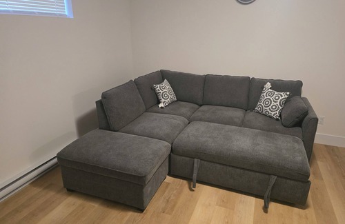 Riverview Apartment | Cozy living room and bedroom apartment in tranquil Riverview with WiFi