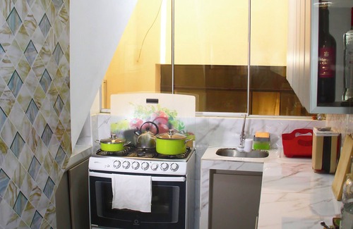 Puente Piedra Apartment | Cozy loft apartment .modern kitchen wifi, Netflix. Ideal executive home office.