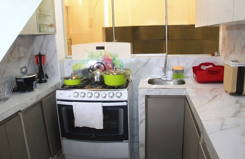 Puente Piedra Apartment | Cozy loft apartment .modern kitchen wifi, Netflix. Ideal executive home office.