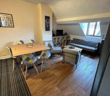 Nemours Apartment | Cozy Loft - Proche Gare - Nemours