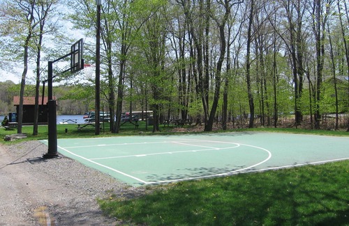 Gouldsboro Cabin | Cozy Log Cabin in Family Friendly Community