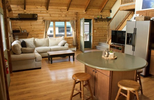 Mount Vision House | Cozy Log Cabin