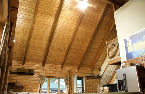 Mount Vision House | Cozy Log Cabin