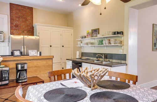 Old Louisville Apartment | Cozy Louisville Vacation Rental 2 Mi to Downtown!