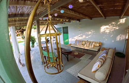 Korithion Apartment | Cozy Mama Evas Homestay with Pool and Garden for Groups of 4