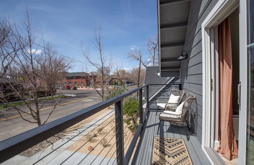 Old Southwest Apartment | Cozy Midtown Loft. Walk Everywhere!