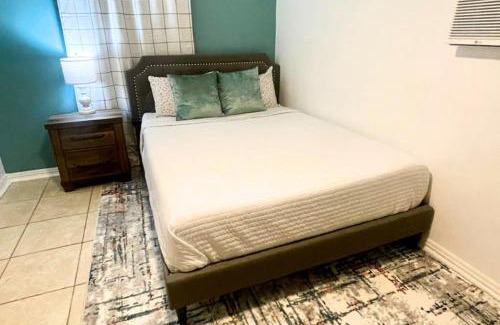 Cypress Apartment | Cozy MiniStudio with Queen Bed Coffee