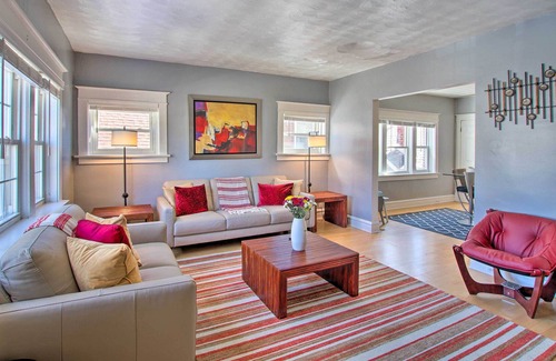 University City Apartment | Cozy Missouri Apartment < 10 Mi to the Arch!