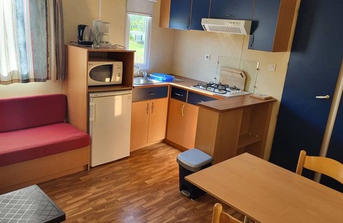 Salles House | Cozy mobile home with terrace for 4 people