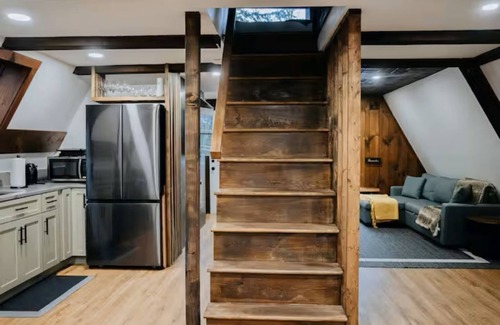 Tamworth Ski Chalet | Cozy & Modern A-Frame in the woods w/HOT TUB