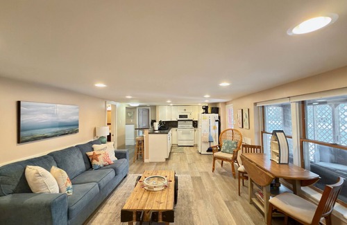 Sea Isle City Apartment | COZY MODERN & AFFORDABLE 1st floor SIC apartment ONE BLOCK from beach