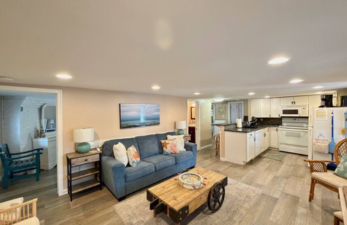 Sea Isle City Apartment | COZY MODERN & AFFORDABLE 1st floor SIC apartment ONE BLOCK from beach