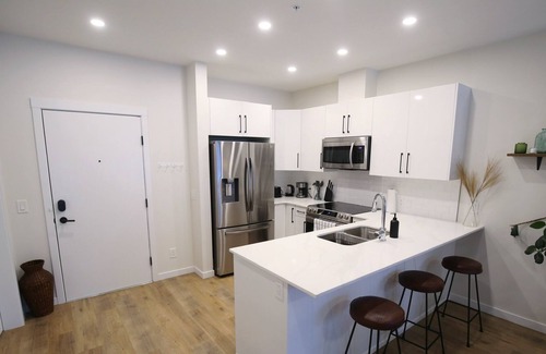 Kamloops Apartment | Cozy Modern Apartment - Near City Centre