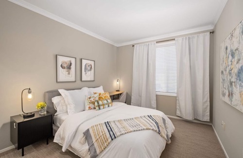 Airport Area Condo | Cozy, Modern Condo in Irvine 2br/2.5ba