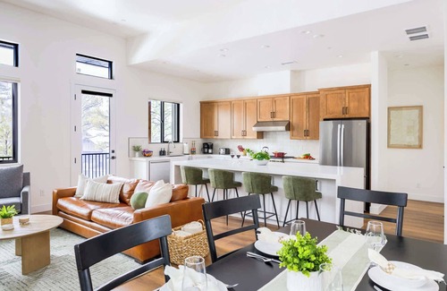 Flagstaff House | Cozy Modern Home & Studio near Pine Canyon