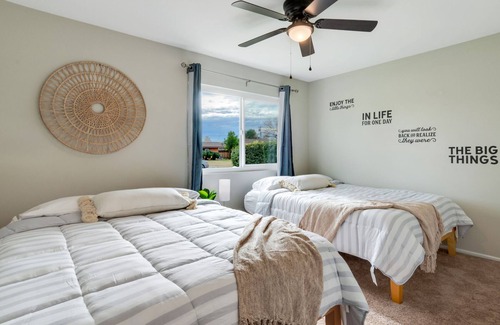 NE - Sterling House | COZY, MODERN POOL HM w/Patio Dining & Game Room