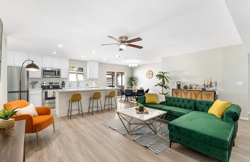 North Mountain House | Cozy Modern-PrivateHeated*Pool+PerfectLocation+FUN