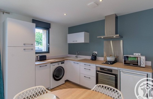 Saint-Mathurin-sur-Loire Cottage | Cozy Modern Retreat: Renovated, Terrace, Near Loire River & Castles, Ideal for Couples