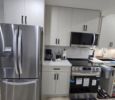 Southwest Calgary Apartment | Cozy Modern Spacious 2 Bedroom and full kitchen in Southwest Calgary