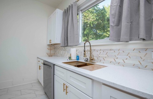 La Follette House | Cozy Modern Stay 117 Nevada