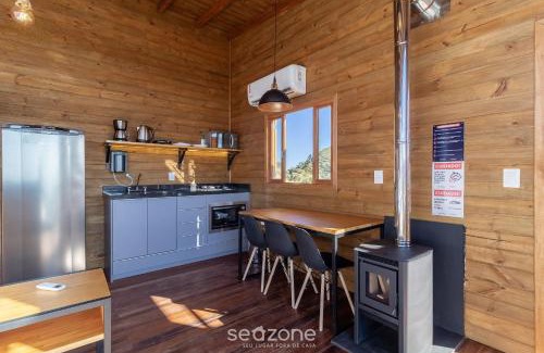 Anitapolis House | Cozy mountain chalet with hot tub | VST028