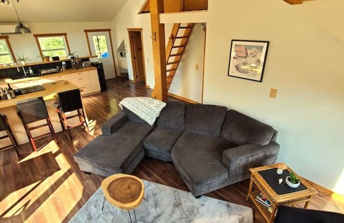 Blaeberry House | Cozy mountain view home w/hot tub