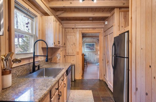 Monteagle Cabin | Cozy Mountain Cabin w/Creek, near Dining & Hiking