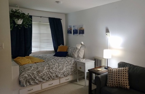 Claysburg Apartment | Cozy Mountain Getaway